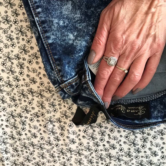 Pencil skirt - Picture 2 of 4